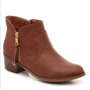 Uriel Bootie - Leather upper ankle boot block heel